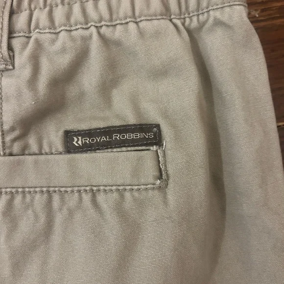 Royal Robbins Men’s Sz 40 Khaki Shorts 100% Cotton - Picture 2 of 5